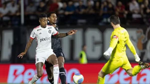 Bruno Henrique - Bragantino x Flamengo(Imagem:Diogo Reis/AGIF)