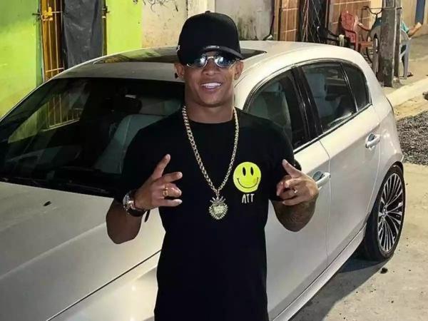 Cantor MC Biel Xcamoso morre em colisão de carro na orla do Recife(Imagem:Divulgação)