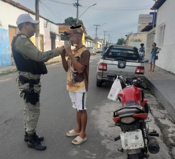 Grupamento de Trânsito do 3º BPM intensifica fiscalização e realiza testes de etilômetro em Floriano(Imagem:Divulgação/PM)