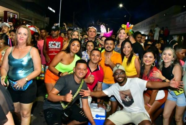 Segundo arrastão com Dany Melody fez multidão delirar de alegria no carnaval de Floriano(Imagem:Secom)