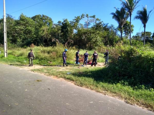 Corpos sem as cabeças foram achados no início da manhã em Teresina. (Imagem:Marcos Teixeira/TV Clube)