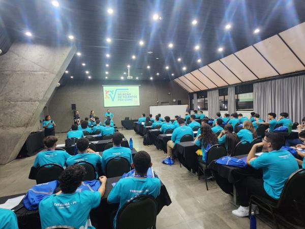 Estudantes do Ceti Governador Dirceu Mendes Arcoverde participam do Encontro de Sele&ccedil;&atilde;o de Talentos da FGV, em Teresina.(Imagem:Ascom Seduc)