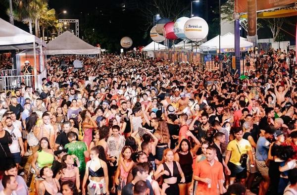 Duda Beat encerra o Carnaval da Marechal(Imagem:Ravena Lages)