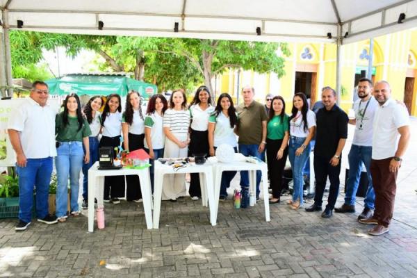 Floriano realiza mobilização em prol do meio ambiente na Praça Dr. Sebastião Martins.(Imagem:Secom)