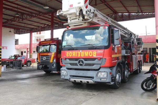 Viaturas do Corpo de Bombeiros Militar do Estado do Piauí, em Teresina.(Imagem:Lucas Marreiros/G1)