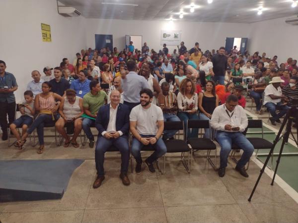 Mais de 300 Títulos de Propriedades são entregues em solenidade para famílias da zona rural de Floriano.(Imagem:FlorianoNews)