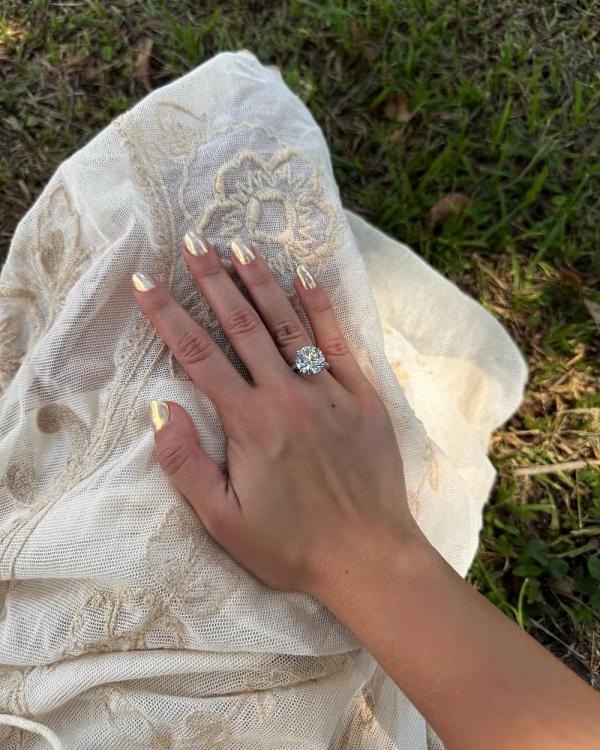 Franciny Ehlke está noiva de Tony Maleh (Imagem:Reprodução/Instagram)