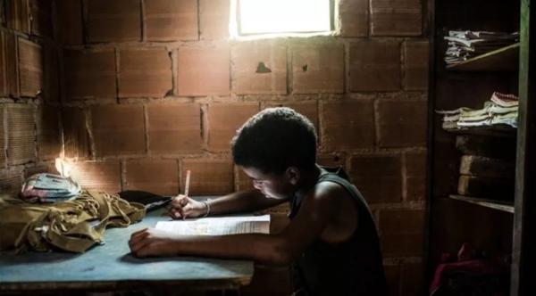 Reduzir desigualdade entre cidades é um dos desafios na área da educação no Piauí, diz especialista.(Imagem:IGOR ALECSANDER/GETTY IMAGES)