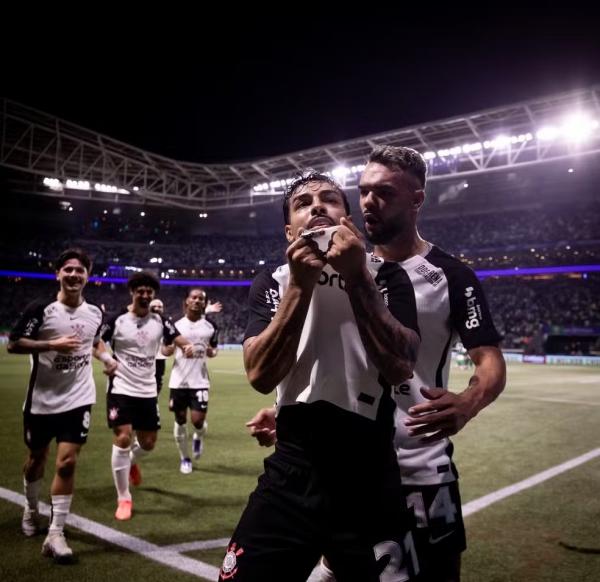 Matheus Bidu comemora gol do Corinthians contra o Palmeiras no Allianz Parque pelas oitavas de final da Copa do Brasil.(Imagem:Rodrigo Coca/Agência Corinthians)