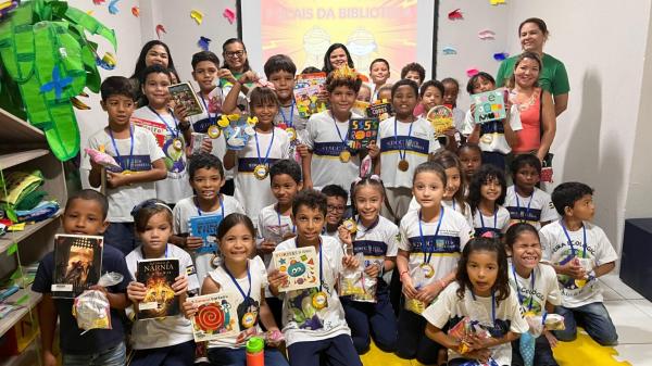 Fiscais da Biblioteca: Solenidade no Sesc Lu&iacute;s Correia estimula o senso de responsabilidade e o respeito ao espa&ccedil;o da biblioteca.(Imagem:Divulga&ccedil;&atilde;o)