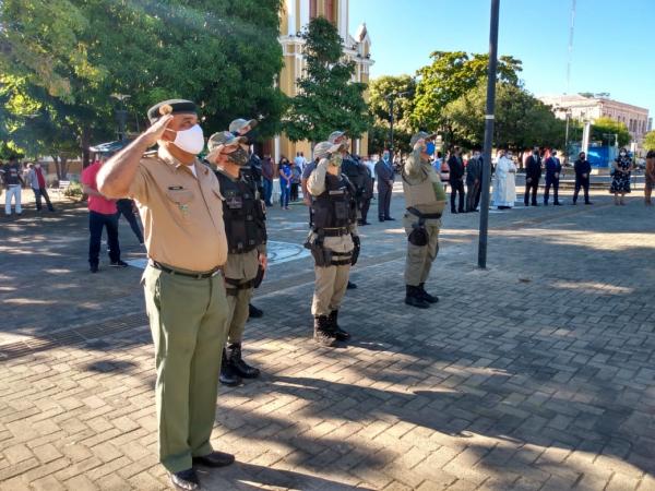 Solenidade de Hasteamento das bandeiras marca comemoração ao aniversário de Floriano.(Imagem:FlorianoNews)