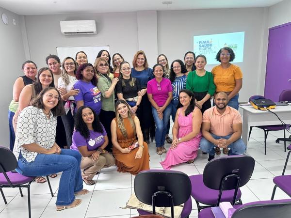 Equipes dos setores de aten&ccedil;&atilde;o psicossocial, recep&ccedil;&atilde;o e alojamento de passagem da Sempi participaram de um treinamento sobre a implanta&ccedil;&atilde;o do programa.(Imagem:Ascom Sempi)