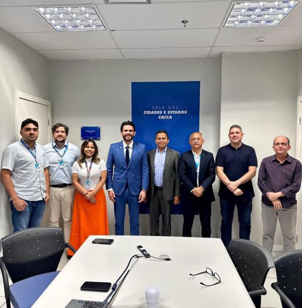 Deputado Francisco Costa cobra agilidade na libera&ccedil;&atilde;o de obra para o Hospital Regional Tib&eacute;rio Nunes.(Imagem:Reprodu&ccedil;&atilde;o/Instagram)