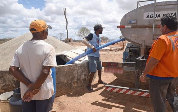 Governo do Piauí vai assumir operação carro-pipa para garantir o abastecimento de água no Piauí.(Imagem:Marcelle Cristinne)