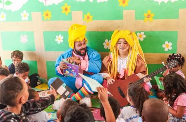 Biblioteca Itinerante encanta alunos da Escola Municipal Naila Bucar com leitura e atividade l&uacute;dica.(Imagem:Reprodu&ccedil;&atilde;o/Instagram)