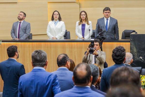 Título: Ao ser homenageado pela Alepi, Rafael destaca papel da harmonia entre os poderes no sucesso do Governo.(Imagem:Divulgação)