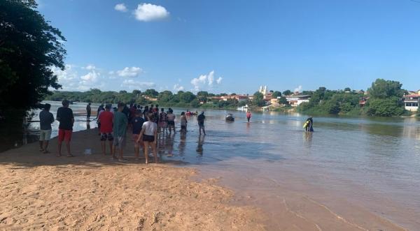 Buscas pelo corpo de adolescente que se afogou no Rio Parnaíba serão retomadas.(Imagem:Corpo de Bombeiros)