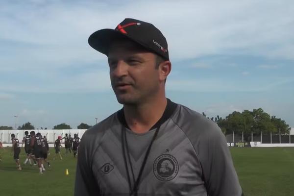 Fernando Agostini, técnico do Corisabbá.(Imagem:Nova TV Floriano)