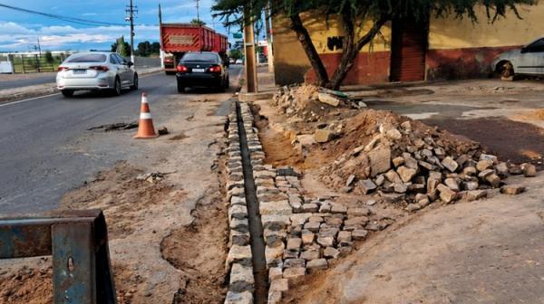  Infraestrutura de Floriano realiza Opera&ccedil;&atilde;o Tapa-Buracos em diversos pontos no m&ecirc;s de abril(Imagem:Secom)