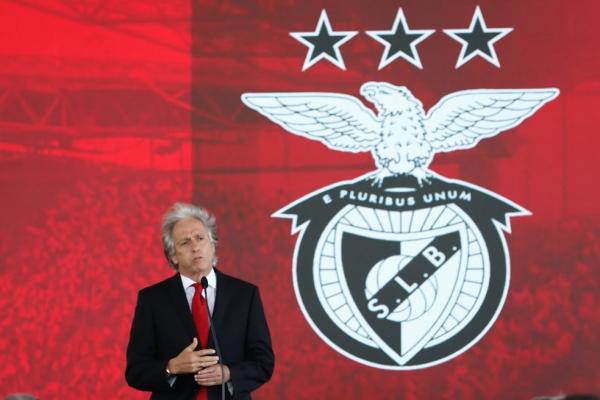 Jorge Jesus em sua apresentação no Benfica, nesta segunda.(Imagem:Efe)