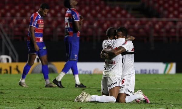 Vitória de 10 a 9 sobre Fortaleza veio após empate nos 90 minutos.(Imagem:Rubens Chiri/saopaulofc.net/Direitos reservados)
