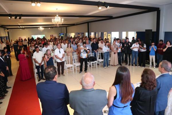 Ciro Nogueira se emociona com homenagem ao pai em Pedro II(Imagem:Ascom)