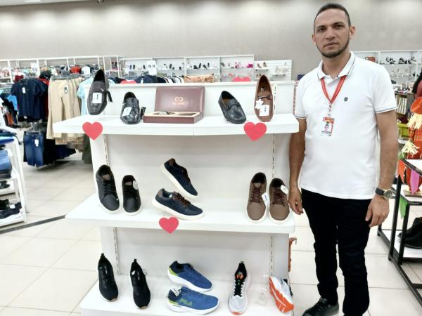 Wagner, chefe do setor de confecções.(Imagem:FlorianoNews)
