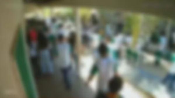 Vídeo: alunos se agridem durante briga em escola no interior do Piauí.(Imagem:Reprodução)