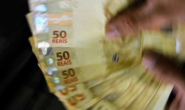 Beneficiários com NIS final 0 recebem valor mínimo de R$ 600.(Imagem:Marcello Casal Jr/Agência Brasil)