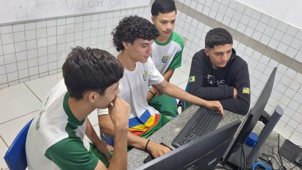 Estudantes da rede estadual de Boqueirão do Piauí criam robô capaz de adivinhar números.(Imagem:Ascom Seduc)