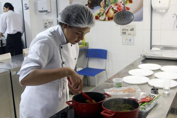 Há oportunidade de trabalho para cozinheiro em Macapá.(Imagem:Senac/Divulgação)