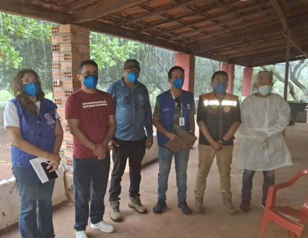 Sesapi coleta amostras de &aacute;gua em Bertol&iacute;nia ap&oacute;s acidente com carga de agrot&oacute;xicos(Imagem: Ascom Sesapi)