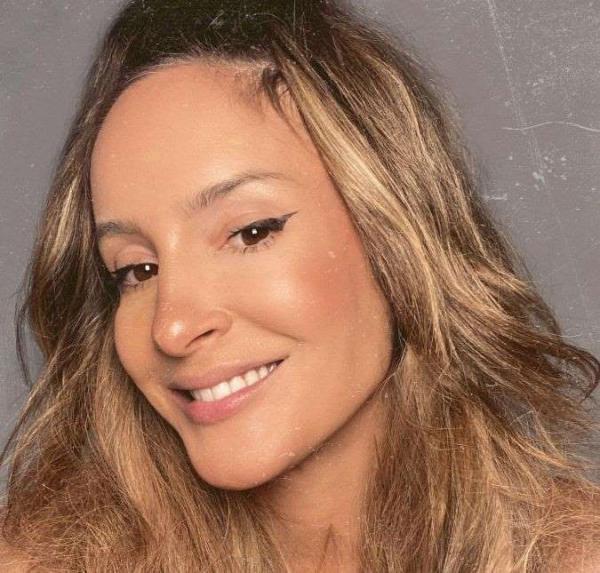 Assim como qualquer pessoa, Claudia Leitte também escolheu um cantinho para ficar trancafiada e ela contou o que acredita que tenha mudado nas pessoas após esse período.  - Esse is(Imagem:Reprodução)