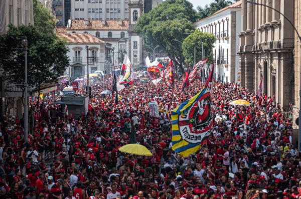 Gabigol lidera festa para torcida no Rio (Imagem:Reprodução)