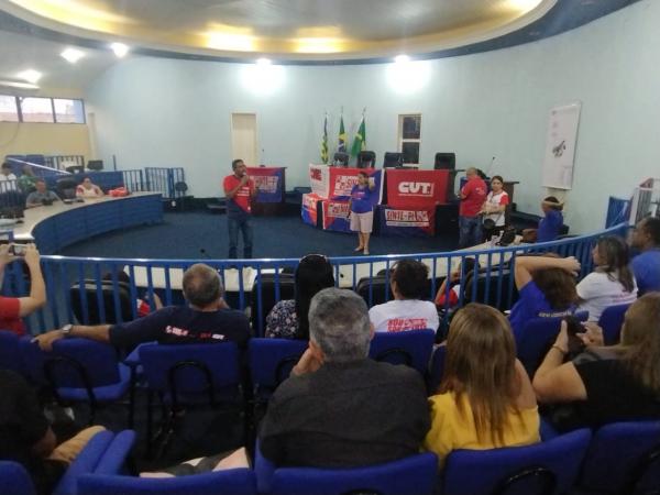Profissionais da Educação no Piauí unem-se em manifestações por direitos e valorização.(Imagem:FlorianoNews)