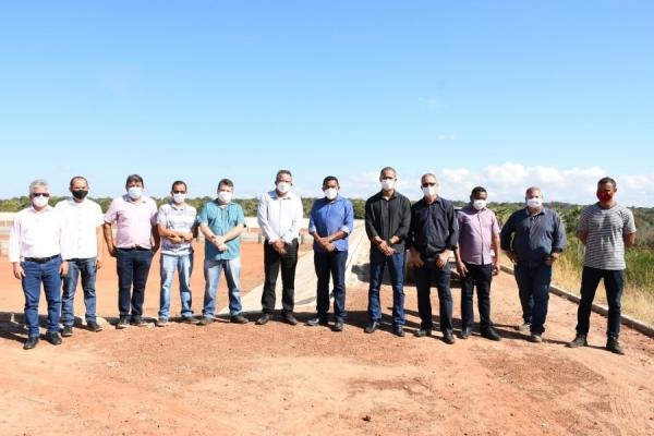 Presidente da Agespisa visita lagoas do esgotamento sanitário de Floriano(Imagem:SECOM)