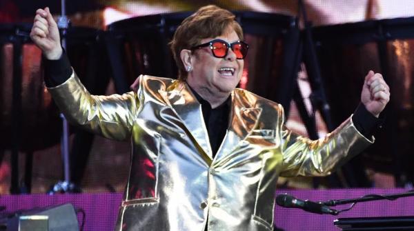  Elton John em show da 