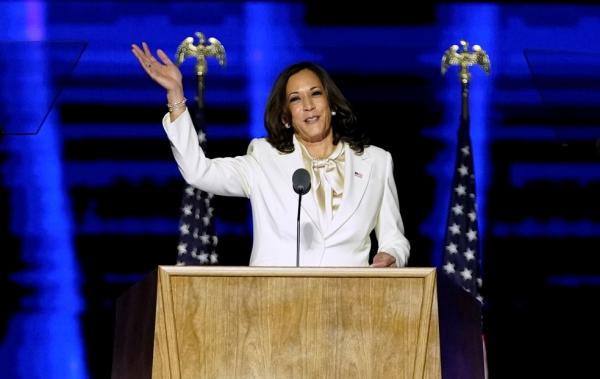 Kamala Harris discursa após confirmação da vitória do democrata Joe Biden, em novembro.(Imagem: Andrew Harnik/Reuters)