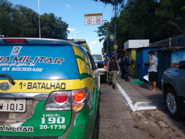 Mulher morre eletrocutada ao tocar em quiosque energizado no Centro de Teresina(Imagem:Simplício Júnior)