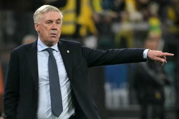 Carlo Ancelotti em Brasil x Paraguai(Imagem:NELSON ALMEIDA / AFP)
