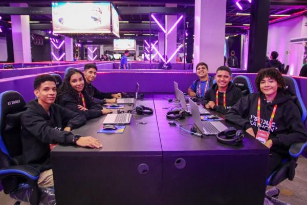 Promovido pela Seduc, o Seduckathon faz parte de uma política pública inédita no Brasil que estimula o protagonismo jovem e prepara estudantes para os desafios do século 21.(Imagem:Divulgação)