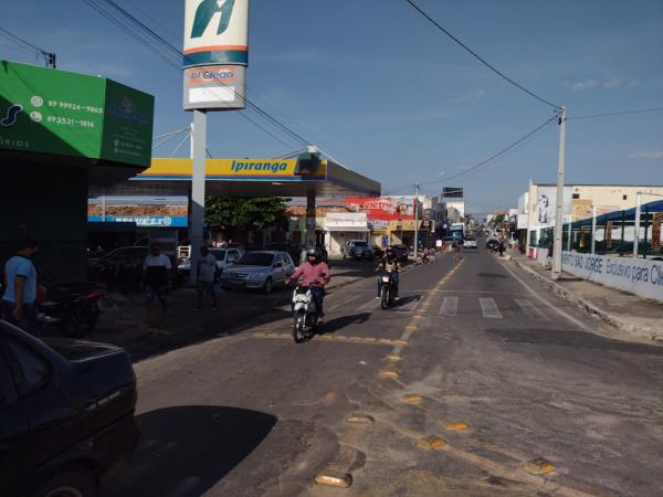 Rua Gabriel Zarur, Centro de Floriano.(Imagem:FlorianoNews)