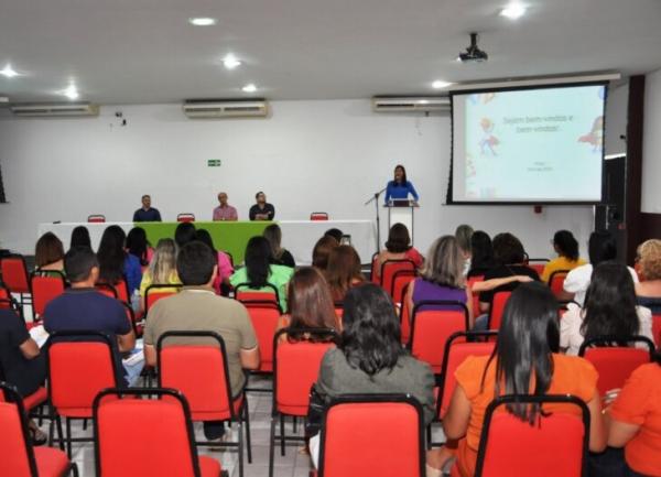 Evento reuniu as equipes do PPAIC, gerentes regionais de Educação e dirigentes municipais de Educação nessa terça-feira (11).(Imagem:Divulgação)