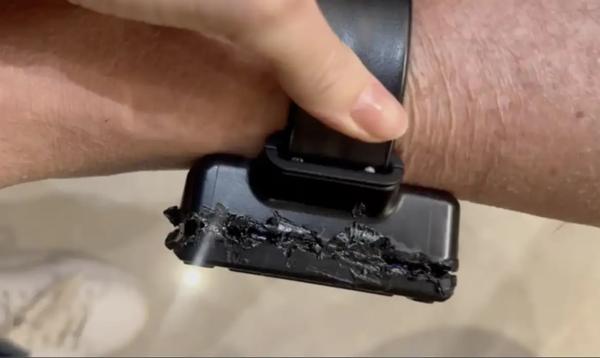 Tornozeleira do ex-presidente Jair Bolsonaro com marcas de tentativa de violação.(Imagem:SEAP/Divulgação)