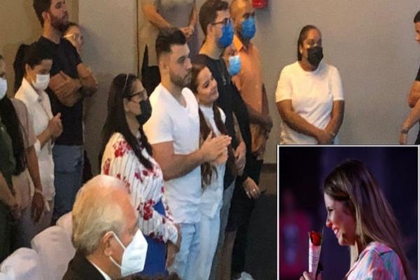 Mãe de Marília diz em culto que a dor é grande: