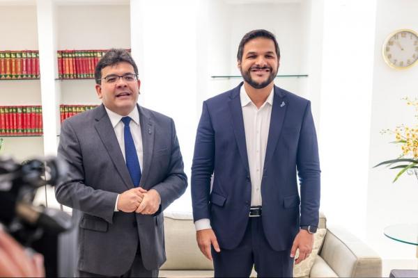 O governador Rafael Fonteles e o secretário da Educação, Washington Bandeira.(Imagem:Divulgação)