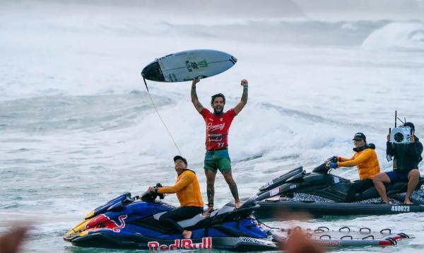 Vitória faz brasileiro ganhar cinco posições no ranking da WSL.(Imagem:ANDREW SHIELD/WORLD SURF LEAGUE/DIREITOS RESERVADO)