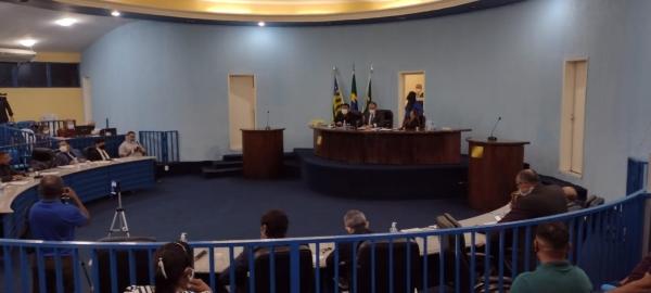 Câmara de Floriano encerra ano Legislativo com aprovação de projeto que cria cargos comissionados.(Imagem:FlorianoNews)