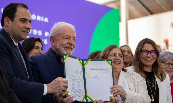 Lula sancionou lei que prevê multas altas para descumprimento da regra.(Imagem:Joédson Alves/Agência Brasil)