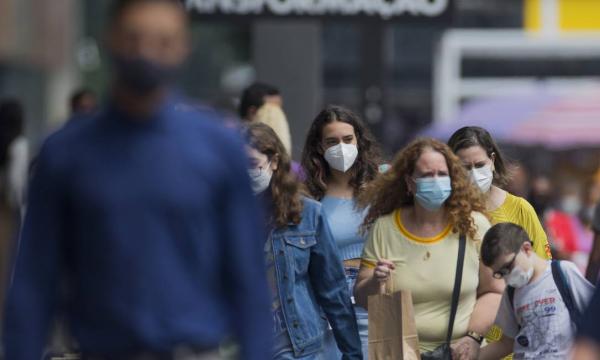 Governo de SP recua e desiste de liberar o uso de máscara ao ar livre no dia 11 de dezembro.(Imagem:Edilson Dantas / Agência O Globo)